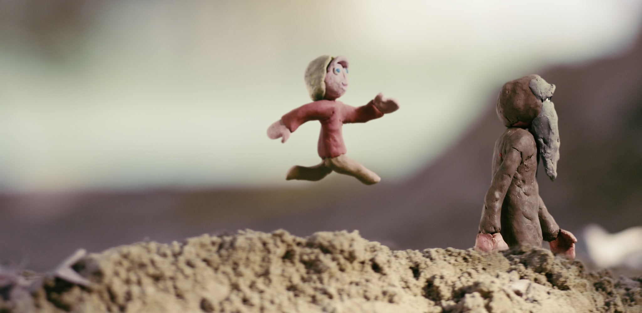 ISACCO still: Isacco corre.