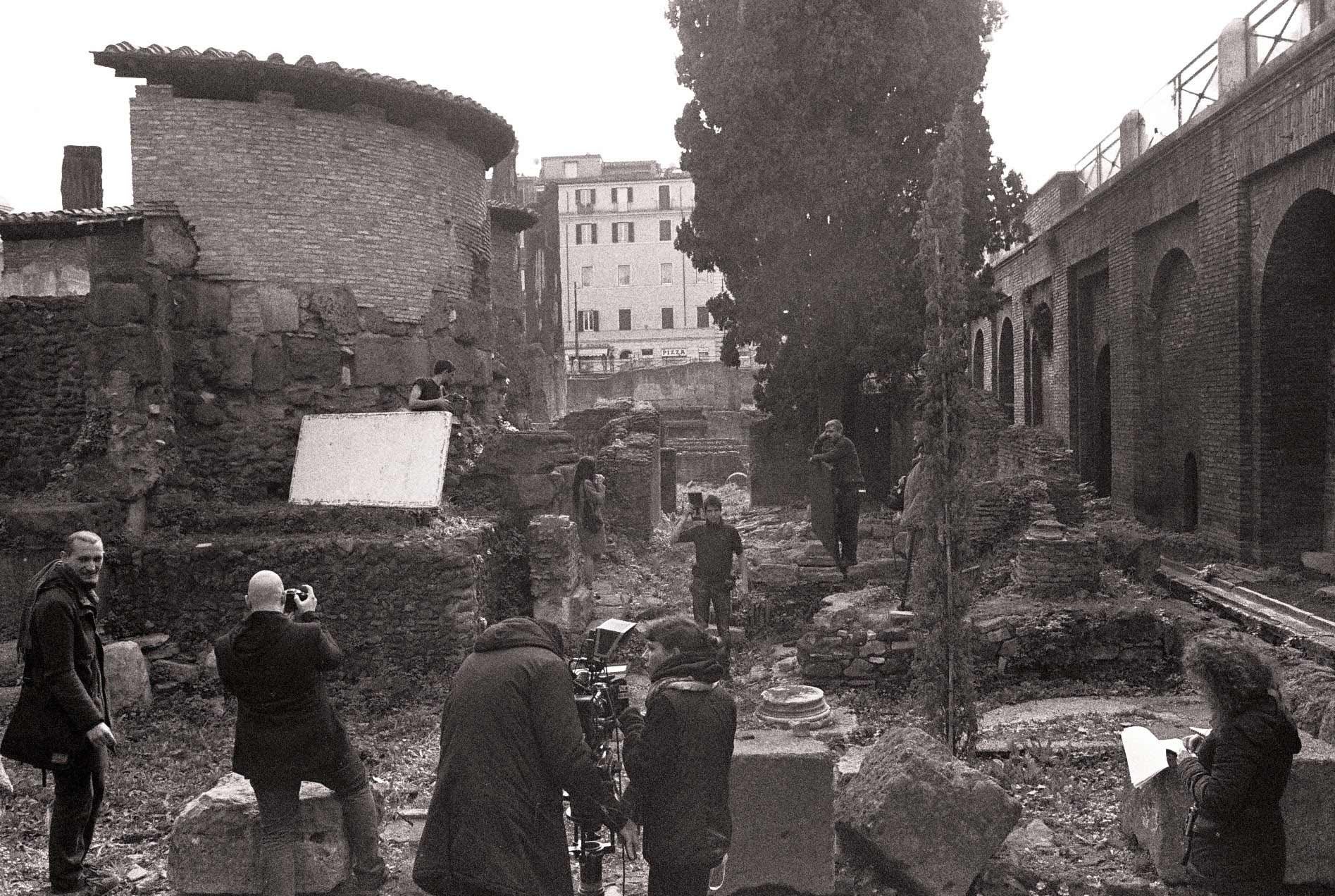 PROSERPINA behind the process image: SET Largo Argentina.